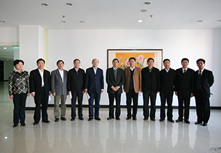 國(guó)家質(zhì)檢總局局長(zhǎng)王勇、副局長(zhǎng)支樹平、紀(jì)檢組長(zhǎng)王煒、總工程師張綱在“全國(guó)質(zhì)量知識(shí)競(jìng)賽”復(fù)賽現(xiàn)場(chǎng)親切接見中國(guó)質(zhì)量檢驗(yàn)協(xié)會(huì)秘書長(zhǎng)張軍、秘書長(zhǎng)助理張明